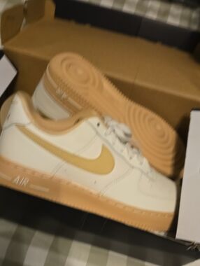 Nike Air Force 1 07. Sneakers in White & Tan. Womens 7 ( 7.5 )